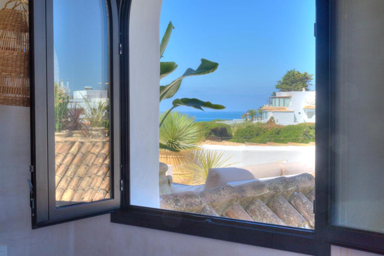 Villa Mas Tranquila - A Stylish Villa With Pool 150 M From The Beach โกนิล เด ลาฟรอนเตรา ภายนอก รูปภาพ