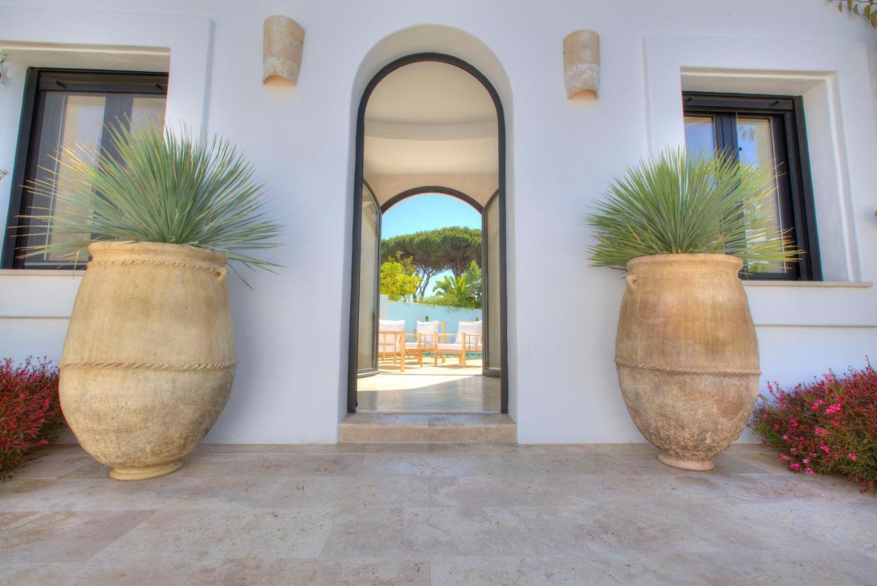 Villa Mas Tranquila - A Stylish Villa With Pool 150 M From The Beach โกนิล เด ลาฟรอนเตรา ภายนอก รูปภาพ