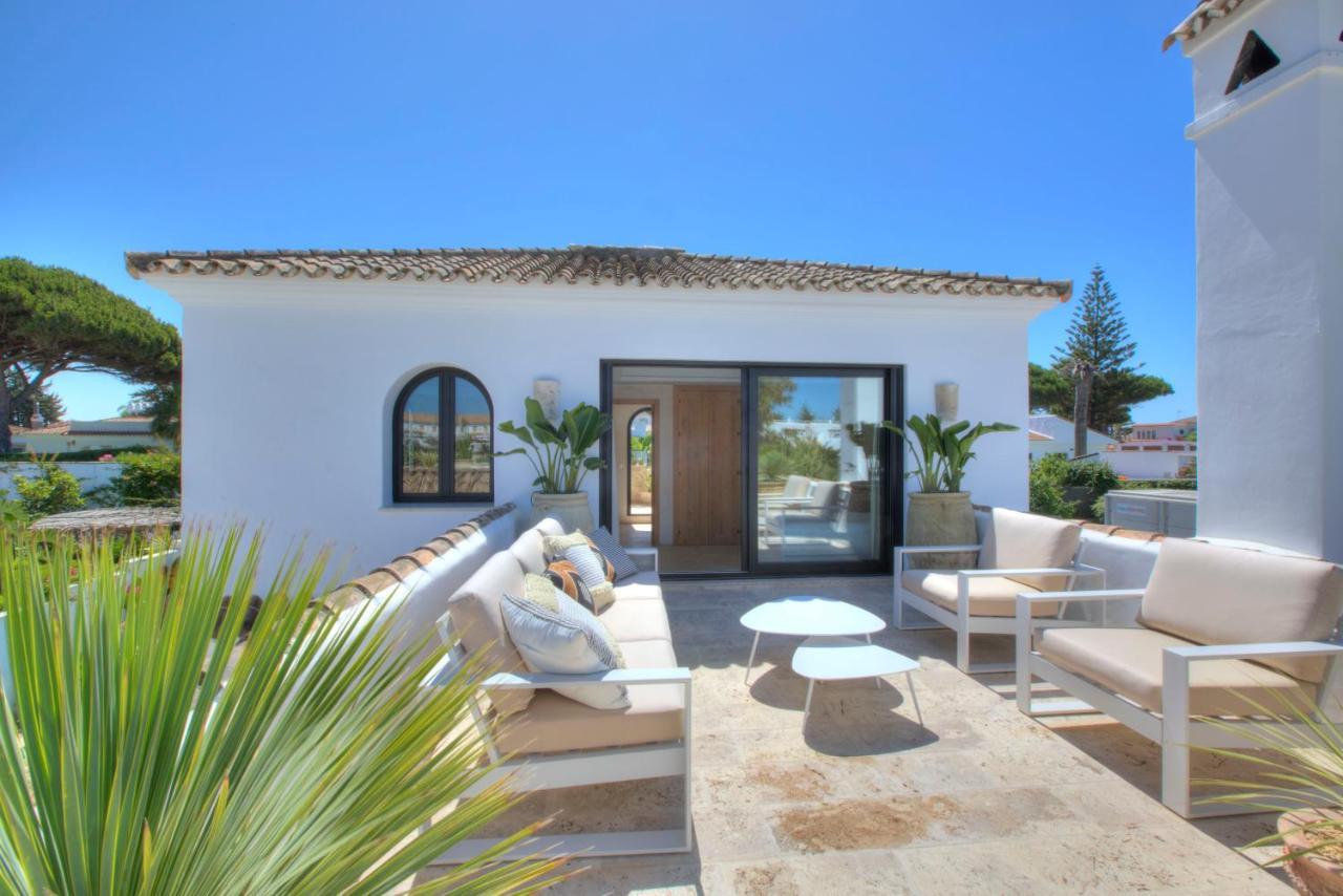 Villa Mas Tranquila - A Stylish Villa With Pool 150 M From The Beach โกนิล เด ลาฟรอนเตรา ภายนอก รูปภาพ