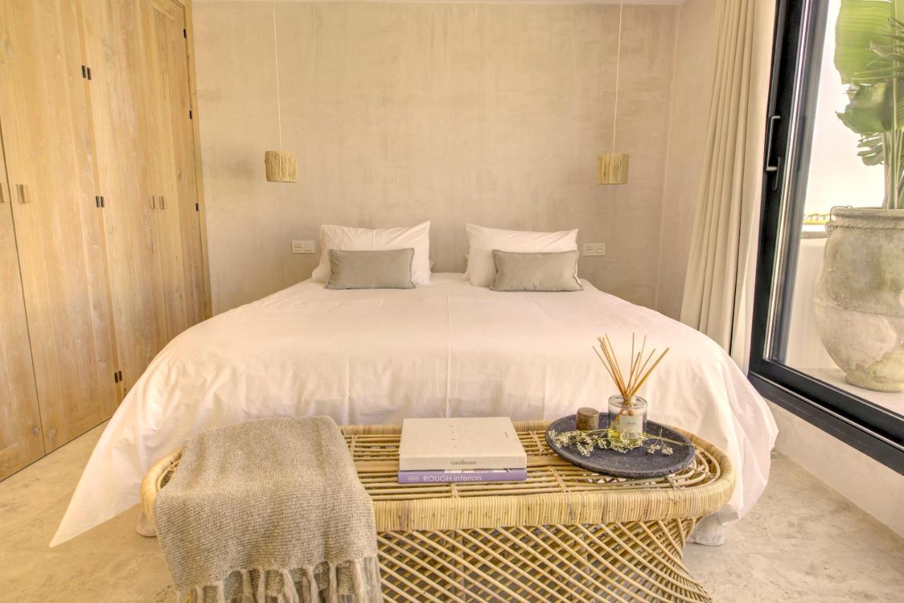 Villa Mas Tranquila - A Stylish Villa With Pool 150 M From The Beach โกนิล เด ลาฟรอนเตรา ภายนอก รูปภาพ