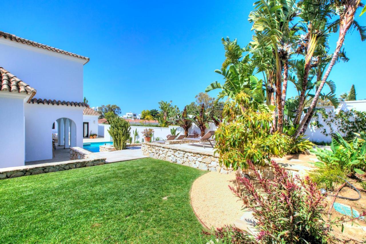 Villa Mas Tranquila - A Stylish Villa With Pool 150 M From The Beach โกนิล เด ลาฟรอนเตรา ภายนอก รูปภาพ