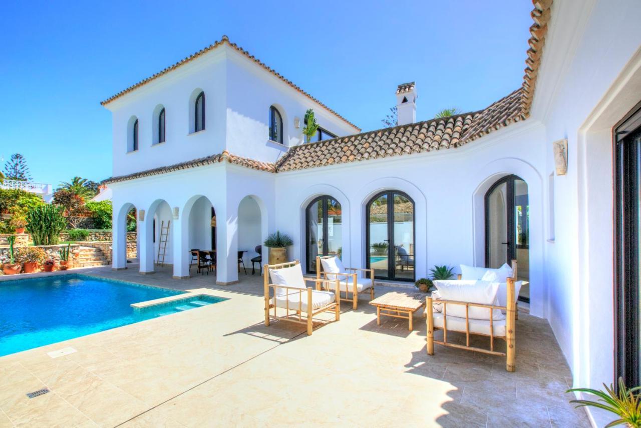 Villa Mas Tranquila - A Stylish Villa With Pool 150 M From The Beach โกนิล เด ลาฟรอนเตรา ภายนอก รูปภาพ