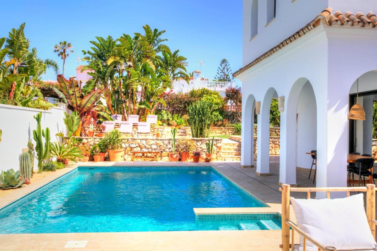 Villa Mas Tranquila - A Stylish Villa With Pool 150 M From The Beach โกนิล เด ลาฟรอนเตรา ภายนอก รูปภาพ